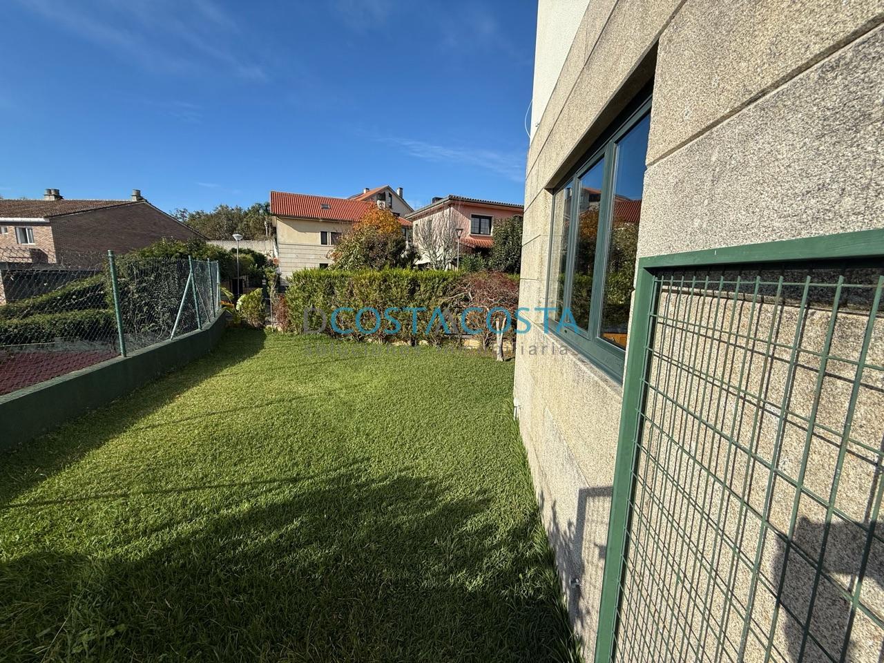 Pareado Nigran cerca de la playa