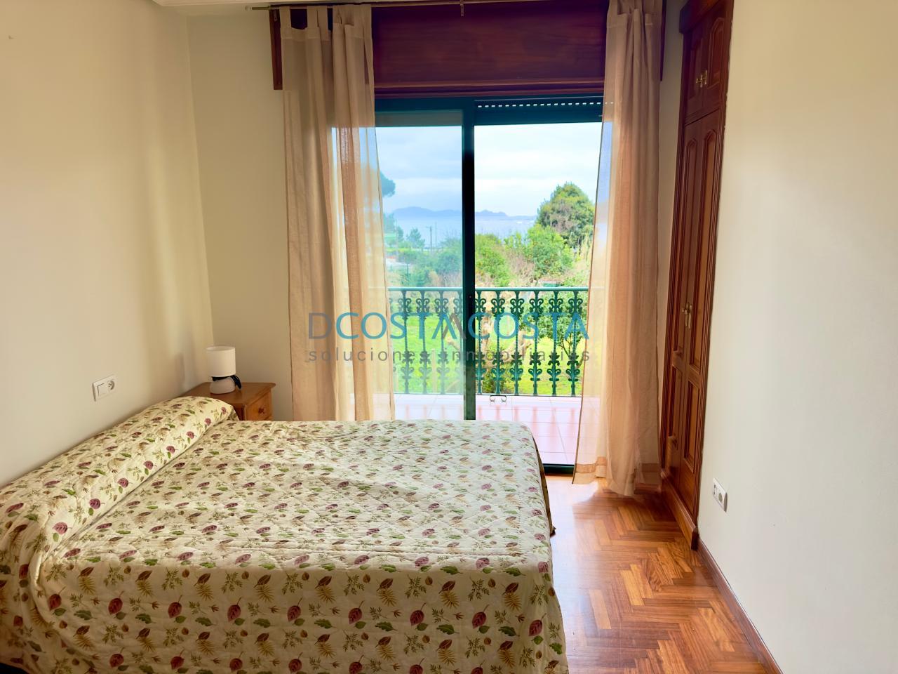 Chalet en la playa de Santa Marta en Limens, Cangas do Morrazo.