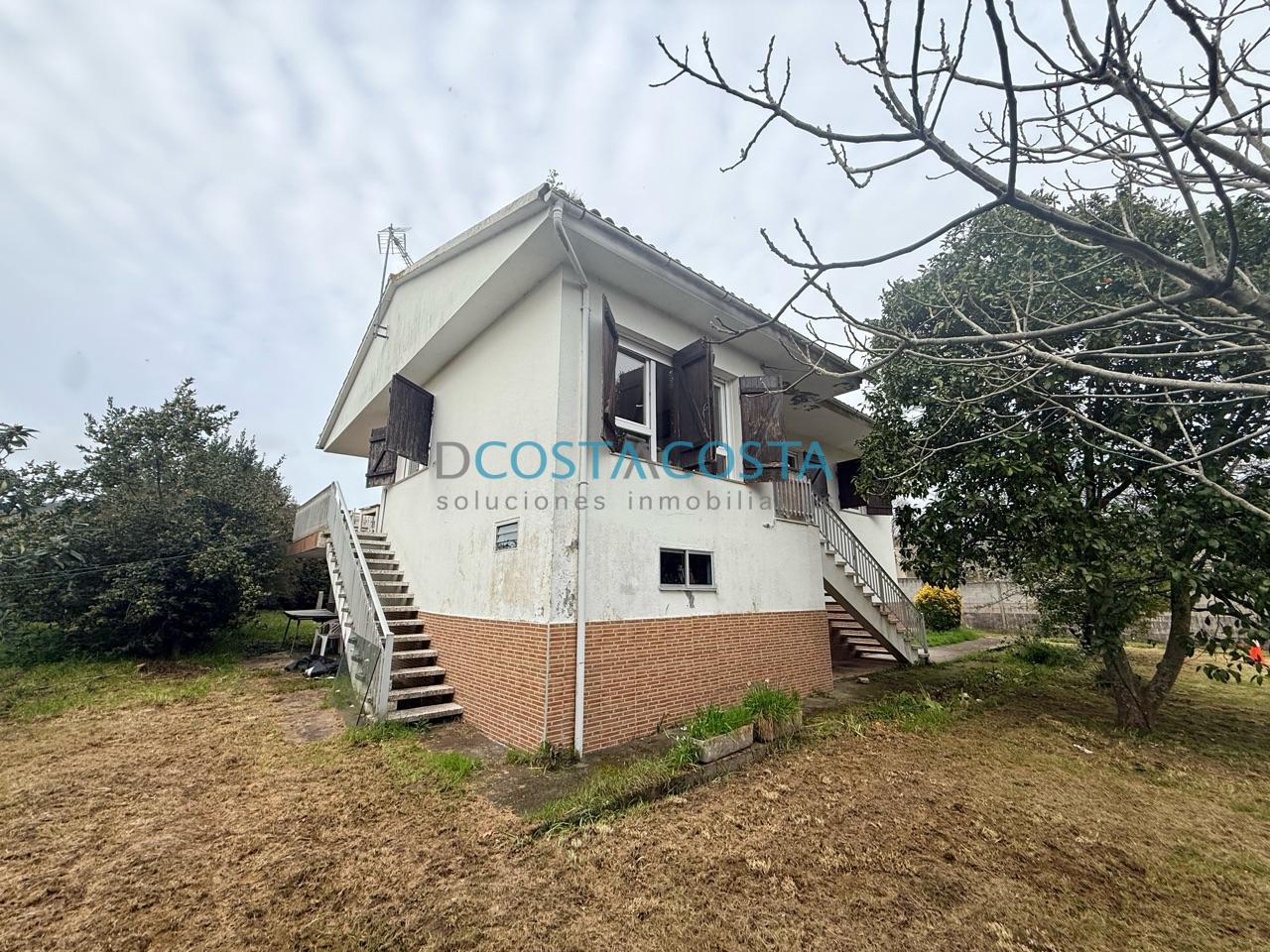 Casa economica con terreno en Nigran