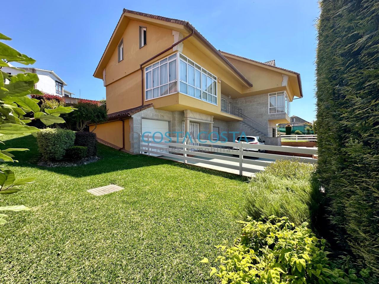 Se vende chalet proximo a la playa en Priegue, Nigran