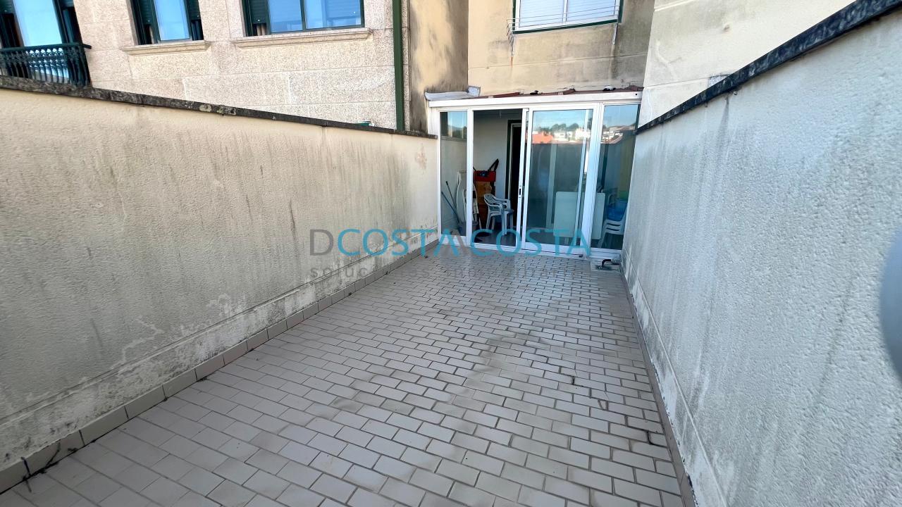 Se vende piso con terraza  al lado de la playa en Ramallosa, Nigrán